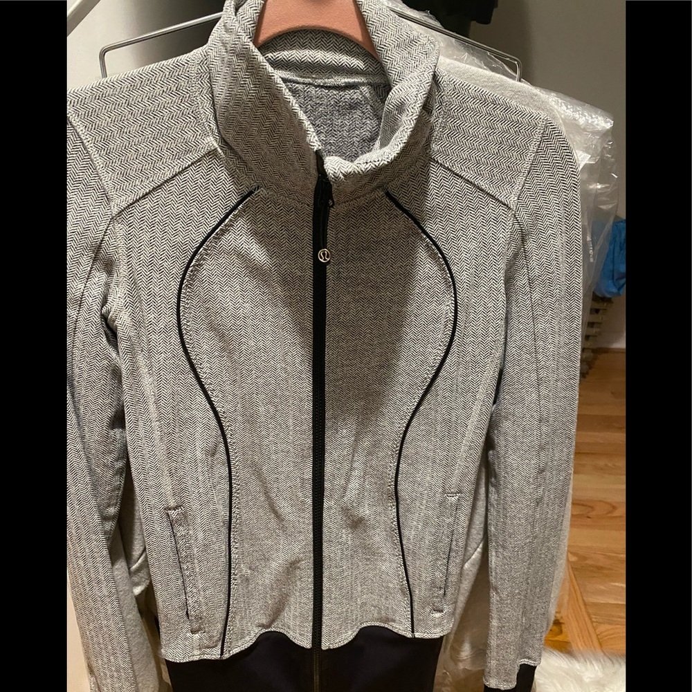 Lulu Lemon size 4 hoodie